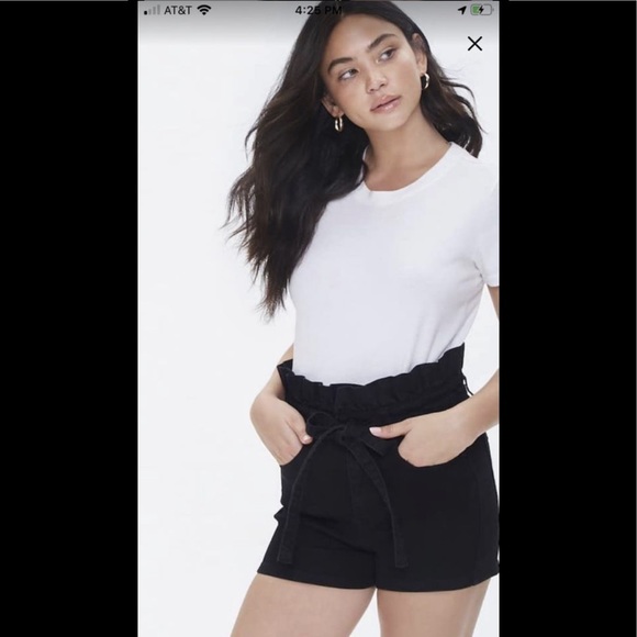 Forever 21 Pants - Forever 21 Tie-top Ruffled Waist Shorts NWT Medium